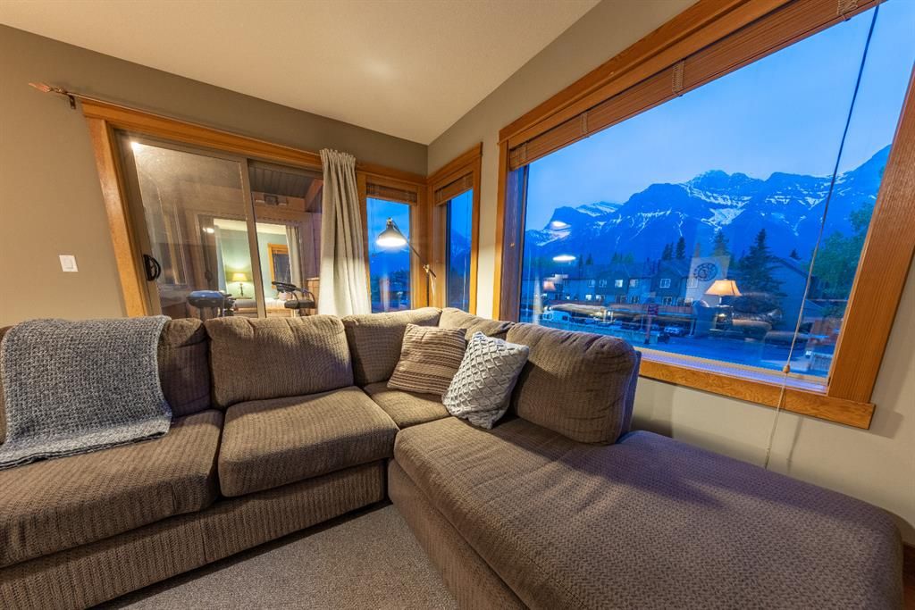Main Photo: 204 1140 Railway Avenue: Canmore Apartment for sale : MLS®# A1227639