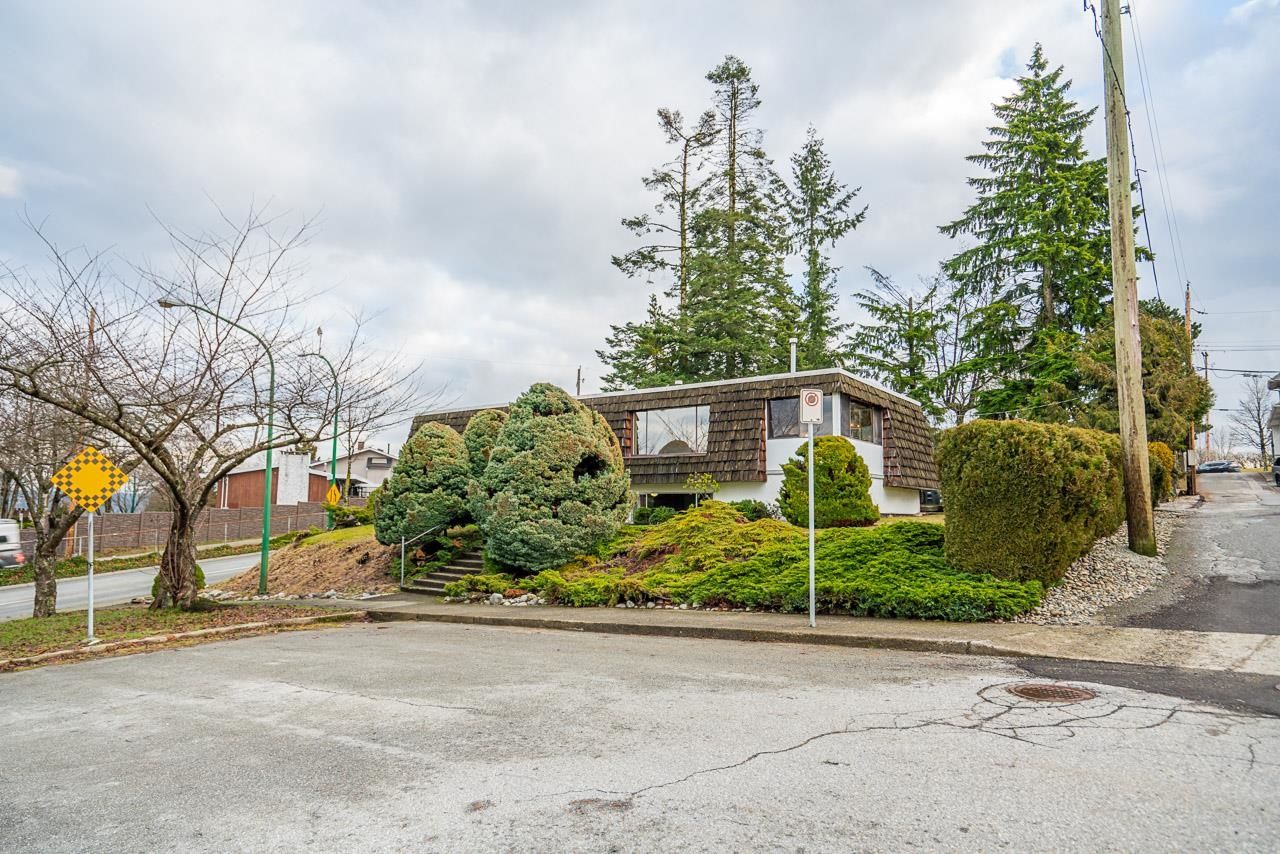 Main Photo: 8988 MONROE Avenue in Burnaby: The Crest House for sale (Burnaby East)  : MLS®# R2747907