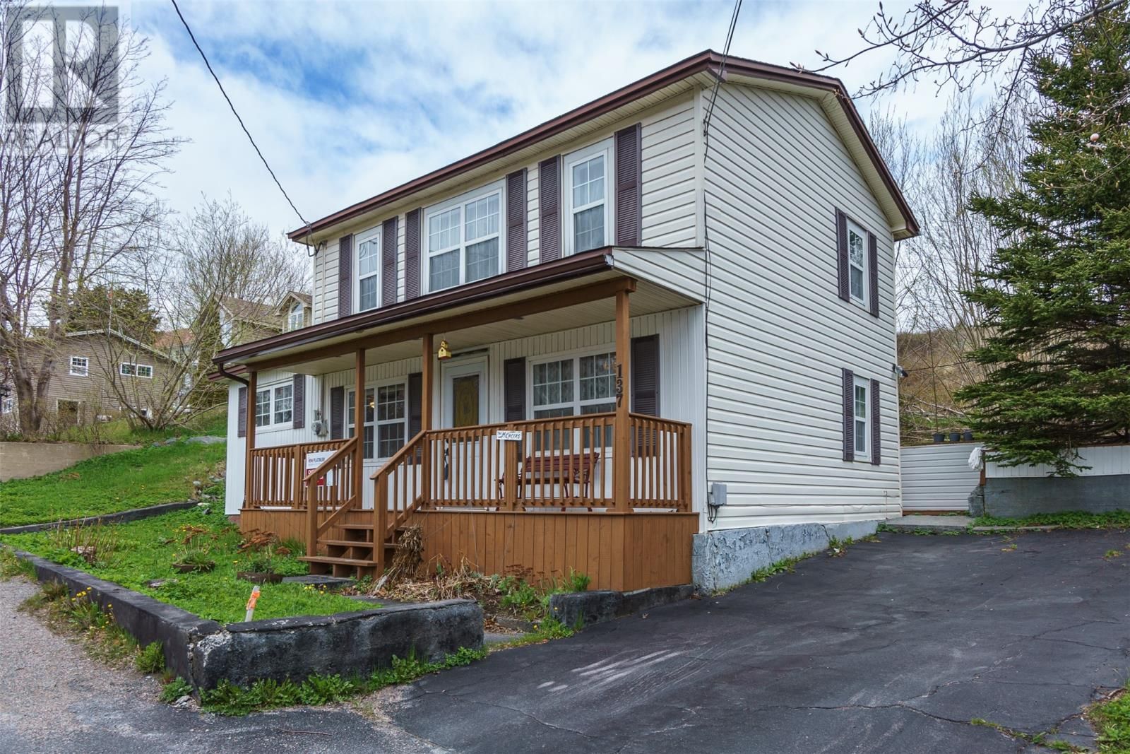 Main Photo: 137 Main Road in Upper Island Cove: House for sale : MLS®# 1257332