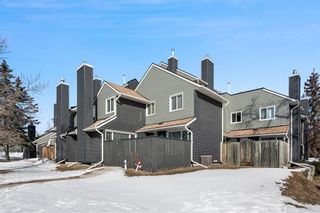 Main Photo: 283 89 Glamis Green SW in Calgary: Glamorgan Row/Townhouse for sale : MLS®# A2033733