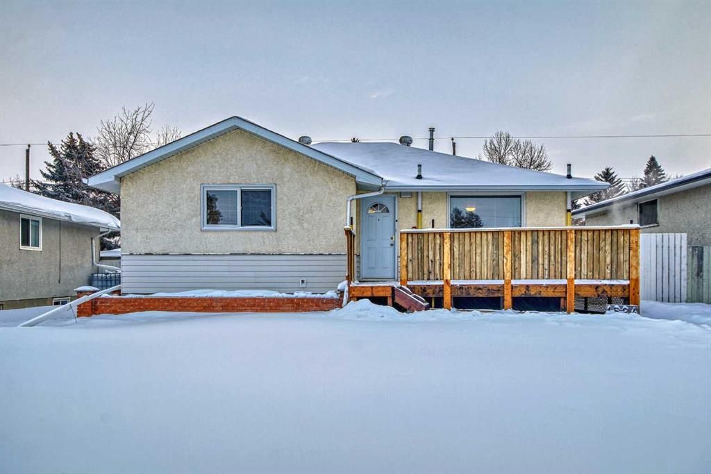 Main Photo: 1524 49 Street in Calgary: Forest Lawn Detached for sale : MLS®# A2102223