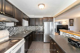 Photo 8: 703 530 Lolita Gardens in Mississauga: Mississauga Valleys Condo for sale : MLS®# W8254778