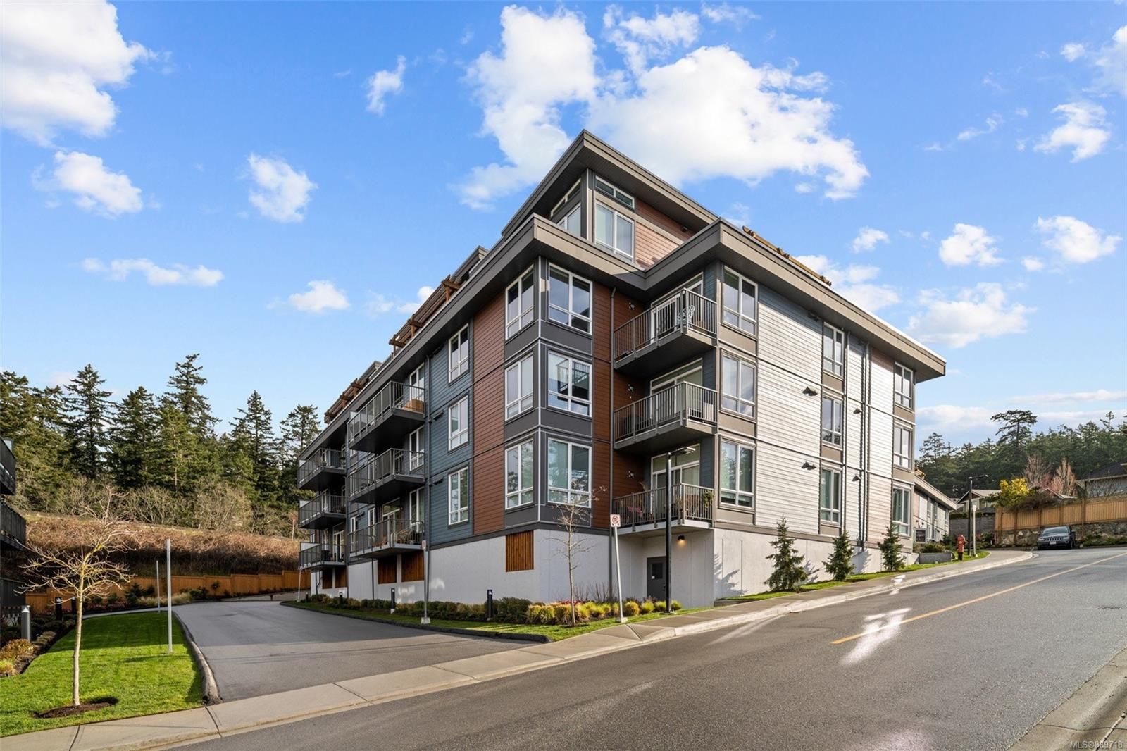Main Photo: 202 110 Presley Pl in View Royal: VR Six Mile Condo for sale : MLS®# 889718