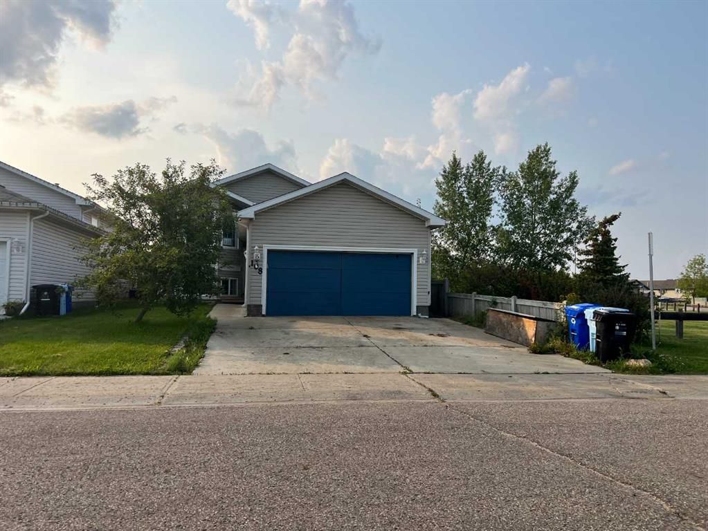 Main Photo: 108 Waterhouse Street: Fort McMurray Detached for sale : MLS®# A2099055