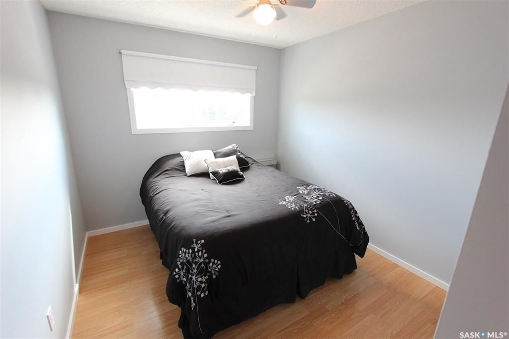 Photo 15: Photos: 233 Lorne Street West in Swift Current: North West Residential for sale : MLS®# SK869909
