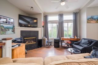 Photo 4: 18 45450 SHAWNIGAN Crescent in Sardis: Garrison Crossing Condo for sale in "Siniger Place" : MLS®# R2784120