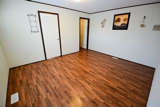 Photo 5: 13326 HIGHLEVEL Crescent: Charlie Lake Manufactured Home for sale (Fort St. John (Zone 60))  : MLS®# R2126238