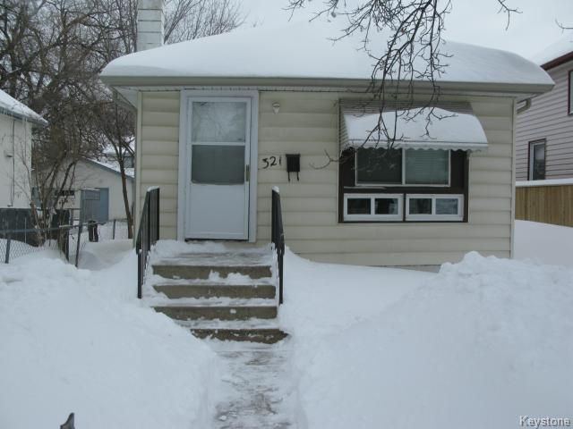 Main Photo: 321 Berry Street in WINNIPEG: St James Single Family Detached for sale (West Winnipeg)  : MLS®# 1402979
