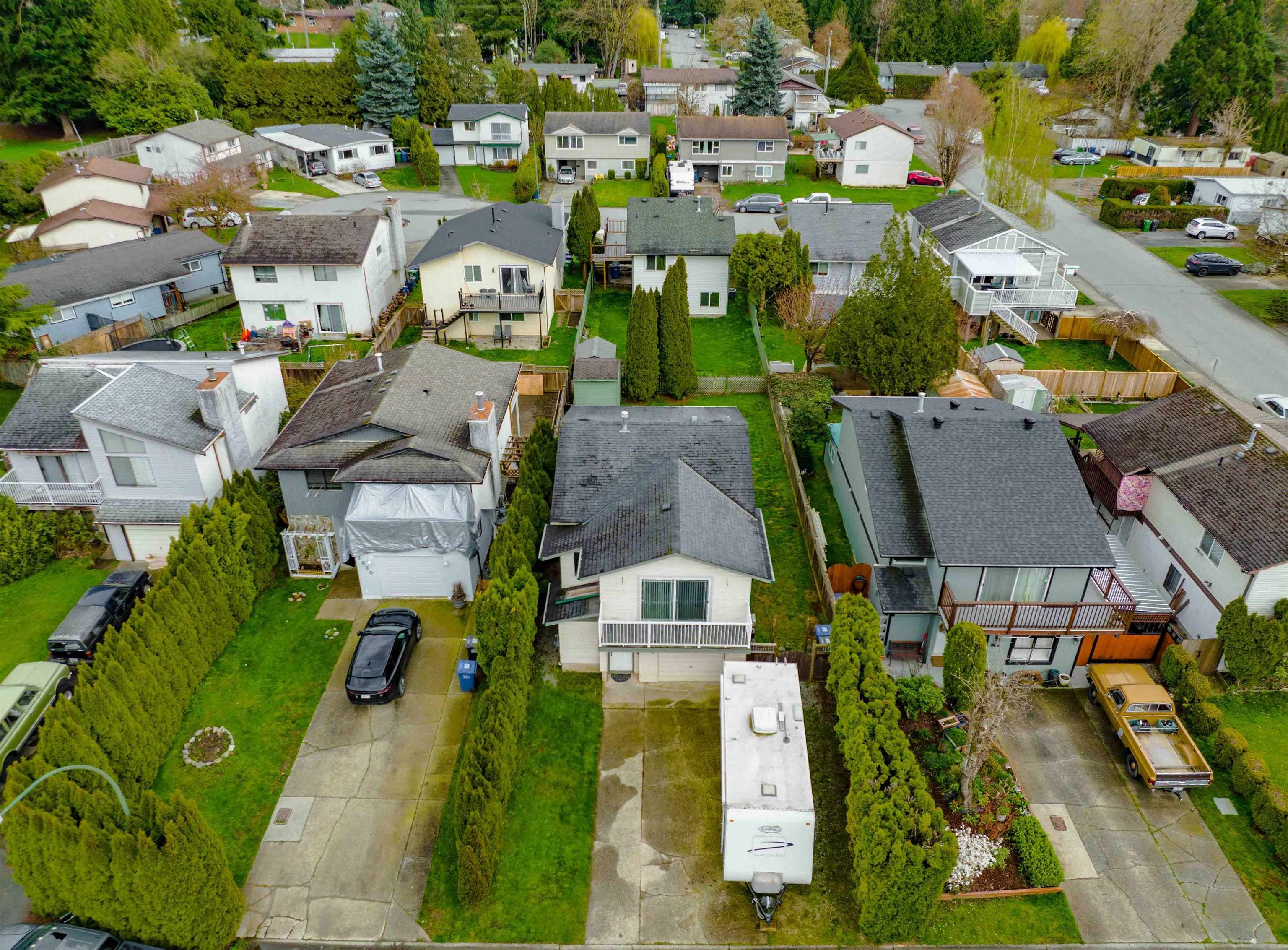 Main Photo: 1816 KEYS Place in Abbotsford: Central Abbotsford House for sale : MLS®# R2700664