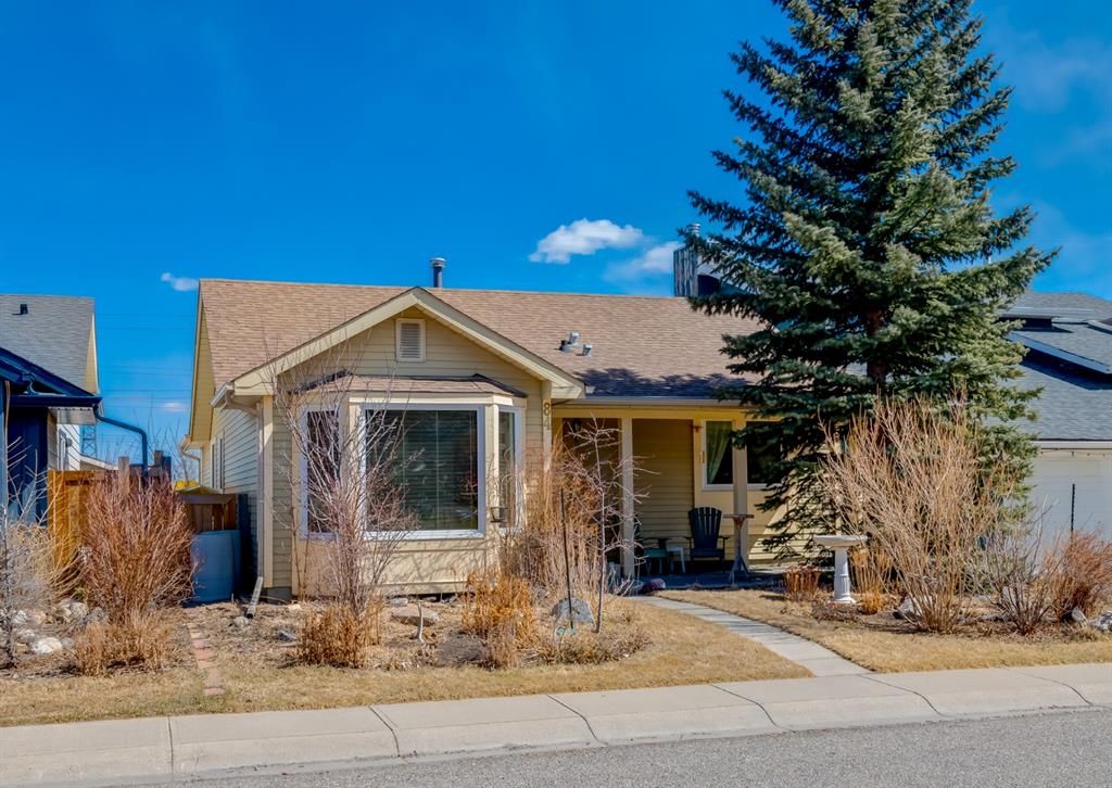 Main Photo: 84 Strathcona Close SW in Calgary: Strathcona Park Detached for sale : MLS®# A1203602