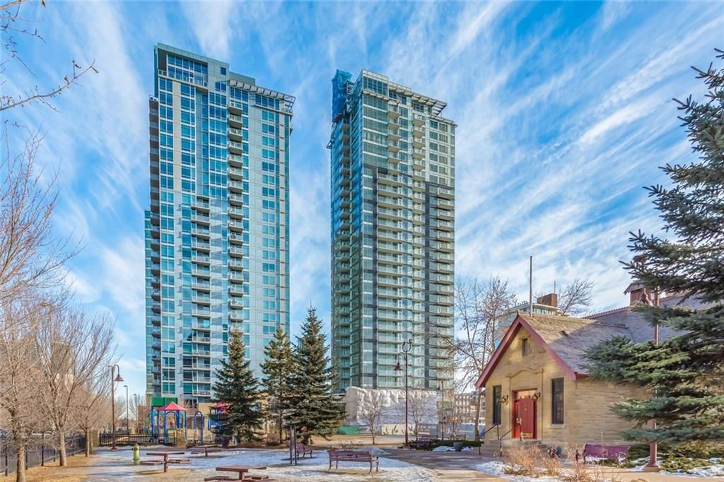 Main Photo: 1802 215 13 Avenue SW in Calgary: Beltline Apartment for sale : MLS®# A1202392