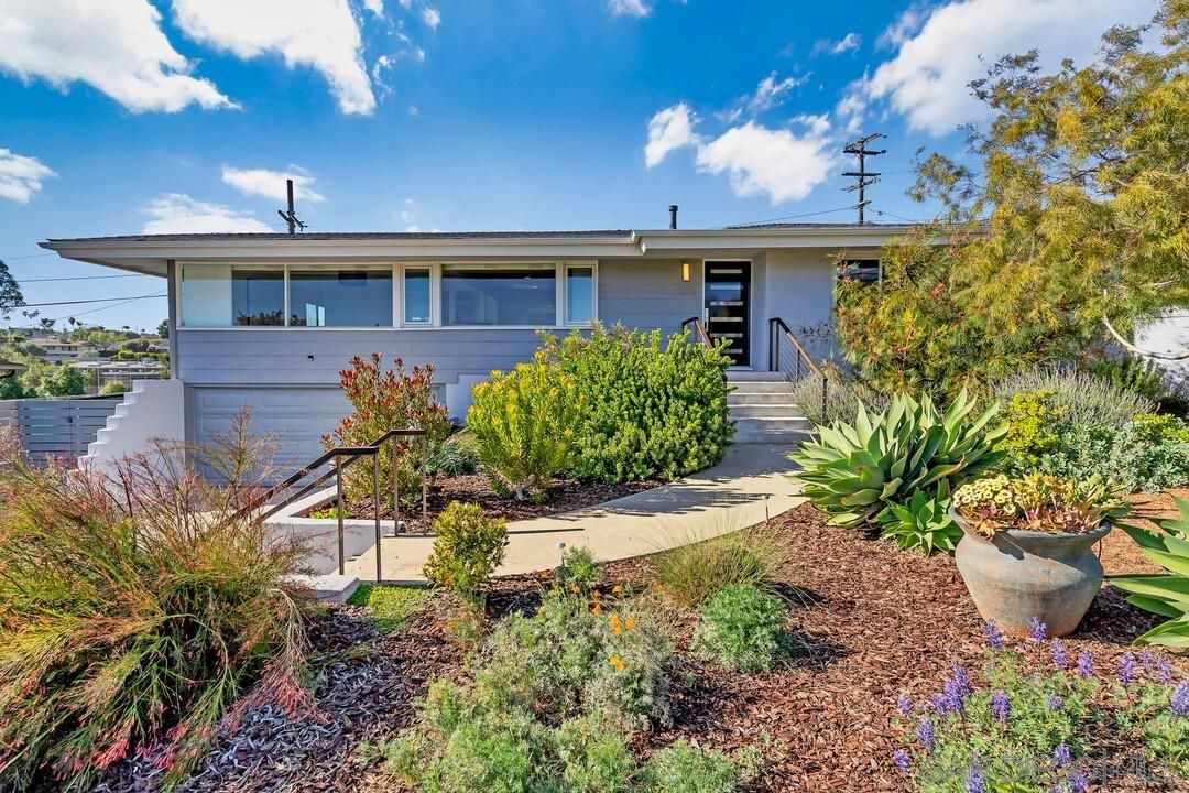 Main Photo: POINT LOMA House for sale : 3 bedrooms : 3552 Lowell St in San Diego