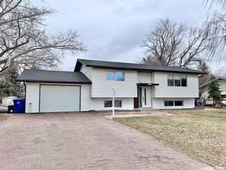 Photo 1: 54 Tufts Crescent in Outlook: Residential for sale : MLS®# SK959359