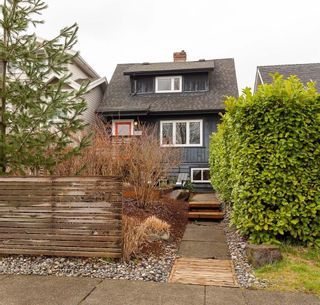 Main Photo: 2447 E PENDER Street in Vancouver: Renfrew VE House for sale (Vancouver East)  : MLS®# R2670003