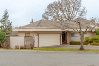 Photo 1: 55 4318 Emily Carr Dr in Saanich: SE Broadmead Row/Townhouse for sale (Saanich East)  : MLS®# 921009