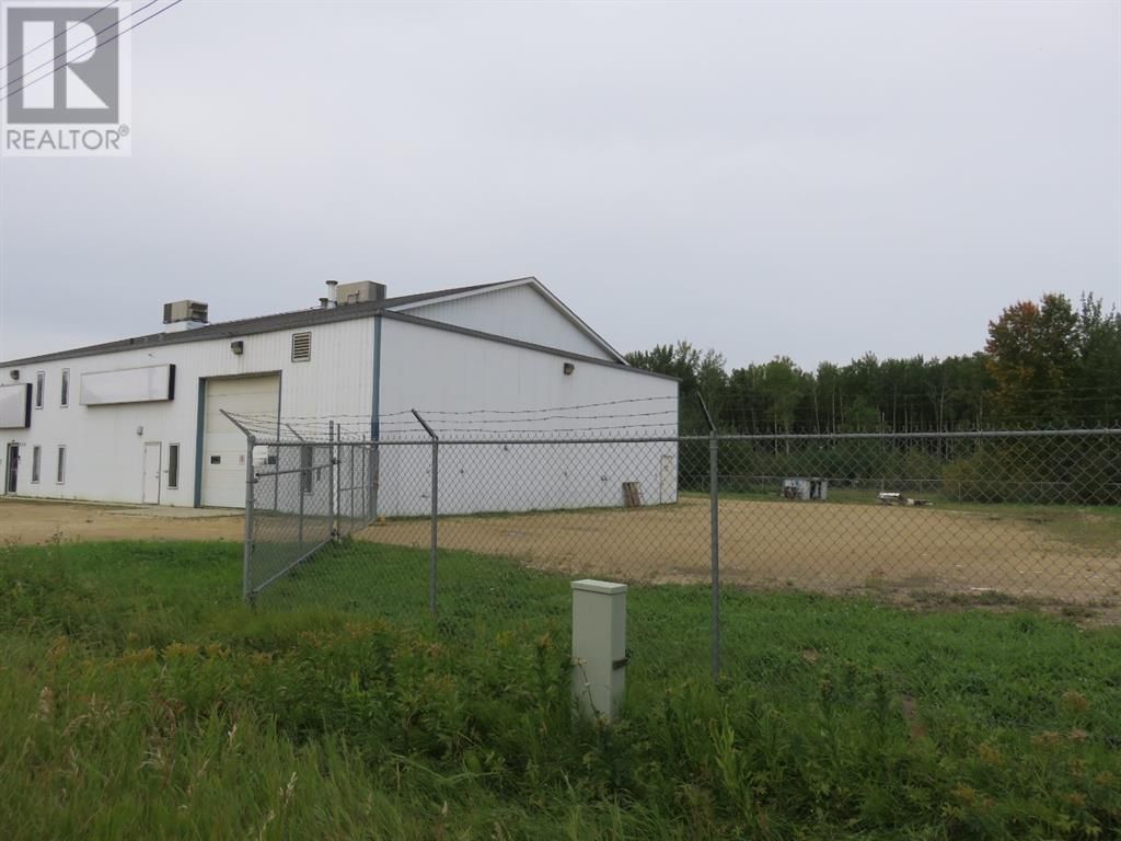 Main Photo: 924 8 Street NW in Slave Lake: Industrial for sale : MLS®# A1242995