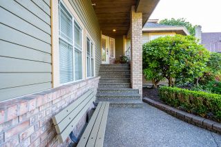 Photo 3: 10453 ASHDOWN Place in Surrey: Fraser Heights House for sale in "GLENWOOD ESTATES" (North Surrey)  : MLS®# R2787821