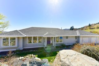 Photo 1: 6093 Ellison Avenue in Peachland: House for sale : MLS®# 10239343