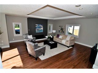 Photo 8: 3515 SARCEE Road SW in Calgary: Rutland Park Residential Detached Single Family for sale : MLS®# C3636684