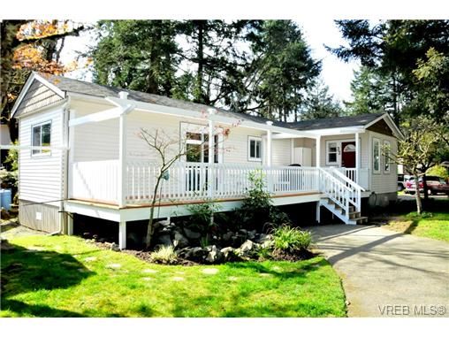 Main Photo: 33 2500 Florence Lake Rd in VICTORIA: La Florence Lake Manufactured Home for sale (Langford)  : MLS®# 689683