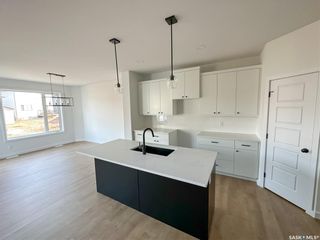 Photo 5: 364 Barrett Street in Saskatoon: Aspen Ridge Residential for sale : MLS®# SK945513