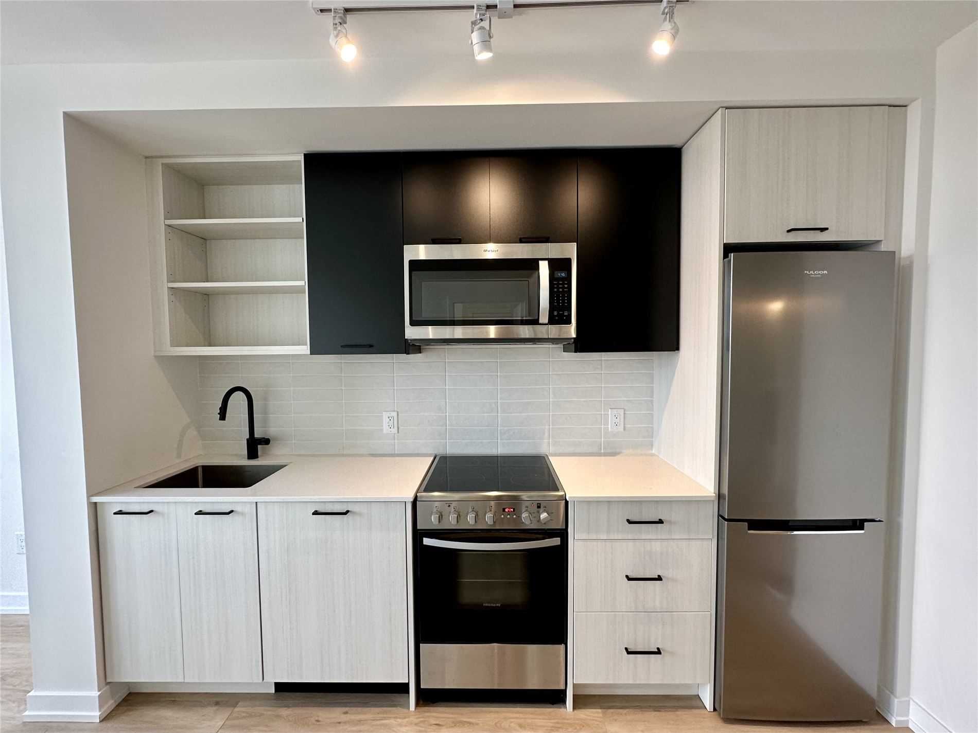 Main Photo: 607 2300 W St. Clair Avenue in Toronto: Junction Area Condo for lease (Toronto W02)  : MLS®# W5773150