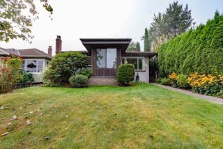 Photo 3: 4224 MCGILL Street in Burnaby: Vancouver Heights House for sale (Burnaby North)  : MLS®# R2501162