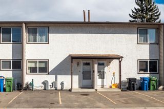 Photo 1: 404 9930 Bonaventure Drive SE in Calgary: Willow Park Row/Townhouse for sale : MLS®# A1194819