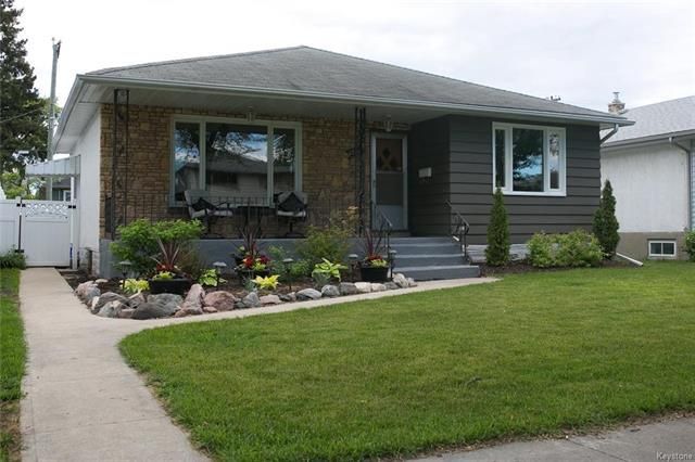 Main Photo: 282 Seven Oaks Avenue in Winnipeg: West Kildonan Residential for sale (4D)  : MLS®# 1817736