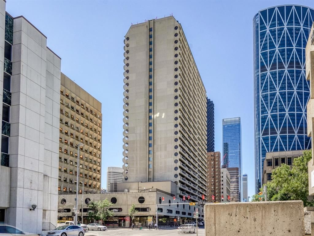 Main Photo: 1812 221 6 Avenue SE in Calgary: Downtown Commercial Core Apartment for sale : MLS®# A1253157