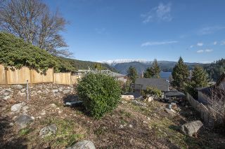 Photo 18: 2277 CALEDONIA Avenue in North Vancouver: Deep Cove House for sale : MLS®# R2656204