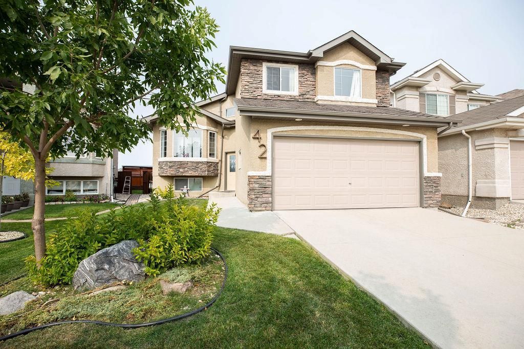 Main Photo: 42 Marydale Place in Winnipeg: Residential for sale (4E)  : MLS®# 202023554