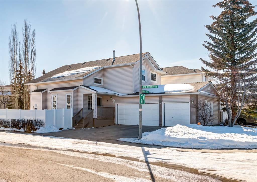 Main Photo: 110 Riverview Circle SE in Calgary: Riverbend Detached for sale : MLS®# A2032863
