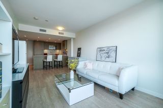 Photo 12: 2101 125 E 14TH Street in North Vancouver: Central Lonsdale Condo for sale in "CENTERVIEW" : MLS®# R2482866