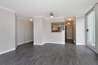 Photo 4: PH3 828 AGNES Street in New Westminster: Downtown NW Condo for sale in "WESTMINSTER TOWERS" : MLS®# R2153031