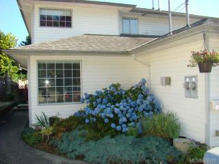 Photo 1: 865A Evergreen Rd in CAMPBELL RIVER: CR Campbell River Central Half Duplex for sale (Campbell River)  : MLS®# 678709