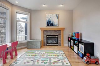 Photo 3: 431 52 Avenue SW in Calgary: Windsor Park Detached for sale : MLS®# A2077382