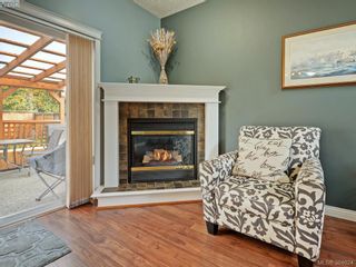 Photo 6: 106 Thetis Vale Cres in VICTORIA: VR Six Mile House for sale (View Royal)  : MLS®# 773116
