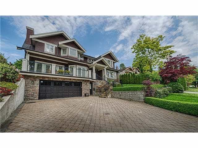 Main Photo: 4104 HIGHLAND Place in North Vancouver: Forest Hills NV House for sale : MLS®# R2630556