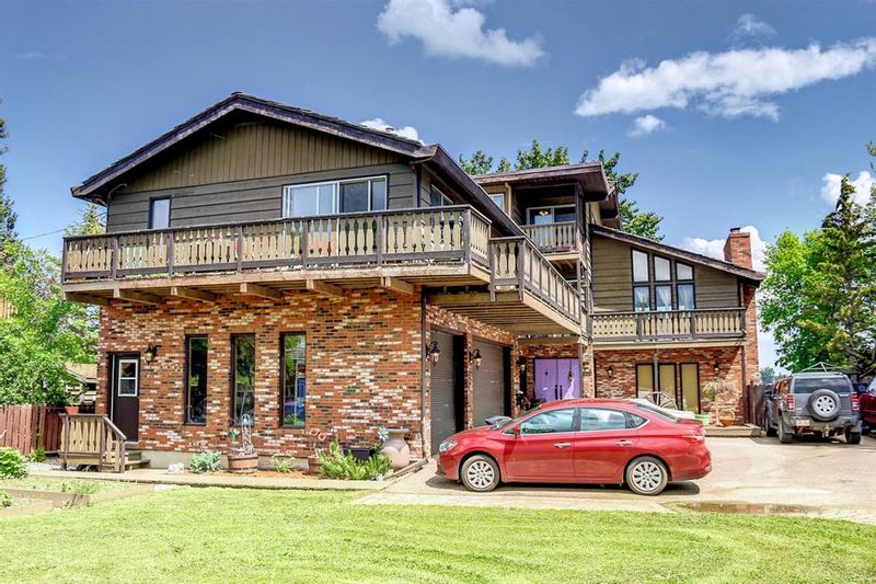 FEATURED LISTING: 476 WEST CHESTERMERE Drive Chestermere