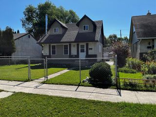 Photo 1: 484 Kavanagh Street in Winnipeg: St Boniface Residential for sale (2A)  : MLS®# 202221350