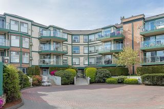 Photo 1: 305 898 Vernon Ave in Saanich: SE Swan Lake Condo for sale (Saanich East)  : MLS®# 962766