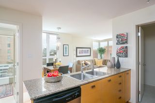 Photo 3: 401 2483 SPRUCE Street in Vancouver: Fairview VW Condo for sale in "Skyline" (Vancouver West)  : MLS®# R2131999