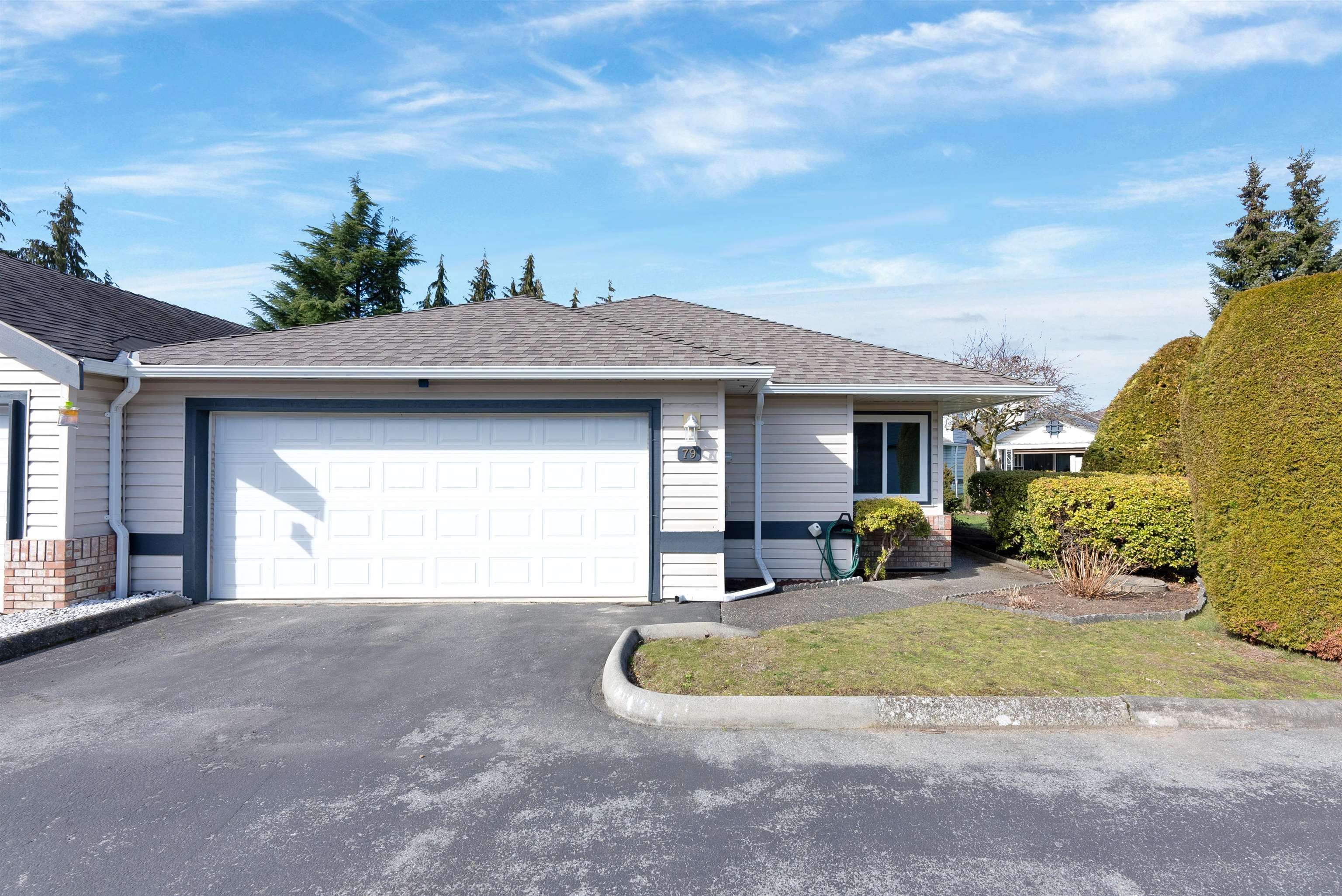 Main Photo: 79 5550 LANGLEY Bypass in Langley: Langley City Townhouse for sale in "Riverwynde" : MLS®# R2758865