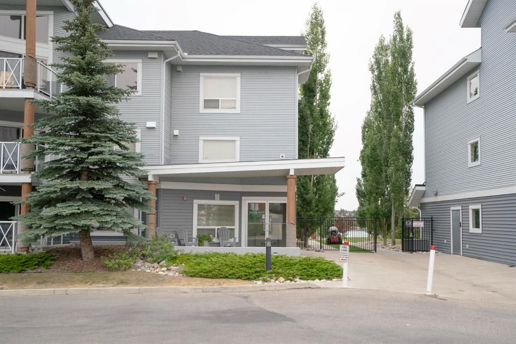 Main Photo: 112 390 Marina Drive: Chestermere Apartment for sale : MLS®# A1252089