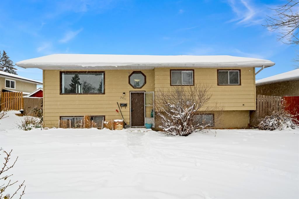 Main Photo: 3411 Bowmanten Place NW in Calgary: Bowness Detached for sale : MLS®# A2011443