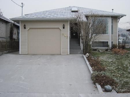 Main Photo: 907 Battle St.: House for sale (South Kamloops)  : MLS®# New