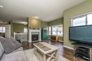 Photo 2: 11 21579 88B Avenue in Langley: Walnut Grove Townhouse for sale in "CARRIAGE PARK" : MLS®# R2177393