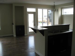 Photo 5: 236 Southview Crescent in Winnipeg: Residential for sale : MLS®# 1111530