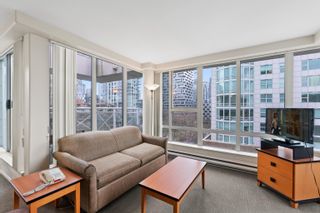 Photo 5: 801 910 BEACH Avenue in Vancouver: Yaletown Condo for sale in "The Meridian" (Vancouver West)  : MLS®# R2641851